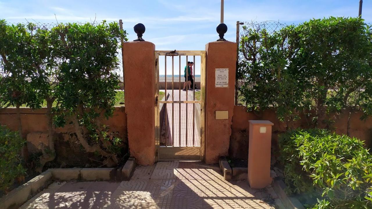 Coqueto Apartamento Con Terraza En La Playa Roquetas de Mar Bagian luar foto